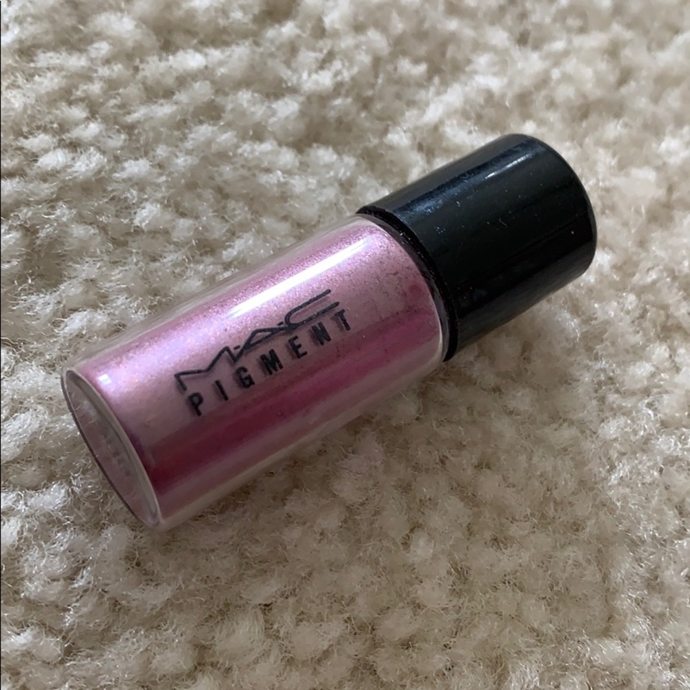 MAC pigment